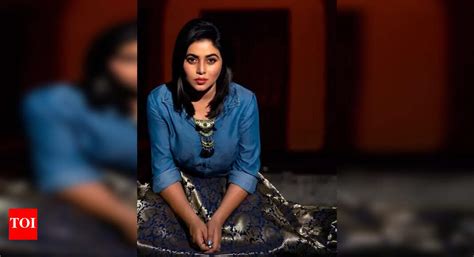 Fans text me and I’ve no clue how they get my number, says Purnaa ...