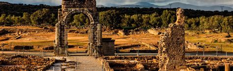 Excursión a la ciudad romana de Cáparra, Hervás y Granadilla, Cáceres ...