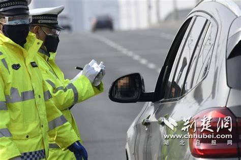 武汉：非防疫机动车未取得通行证出行被处罚
