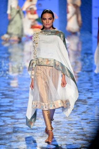 Vaishali S at Lakmé Fashion Week summer/resort 2020 | Vogue India