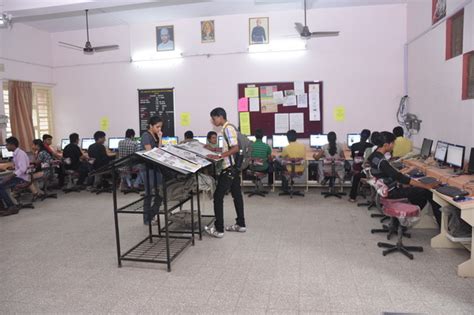 Computer Lab - SPB English Medium College of Commerce