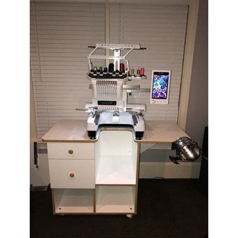 PR1000e Embroidery Machine 的图像结果