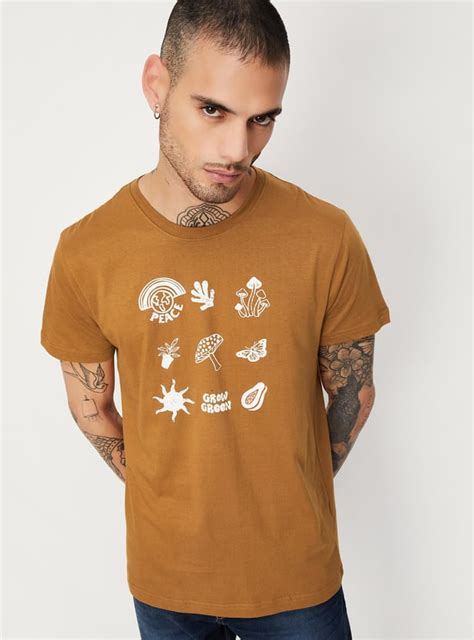 Buy Men Slim Fit Graphic Printed T-shirt Online at just Rs. 249.0 ...