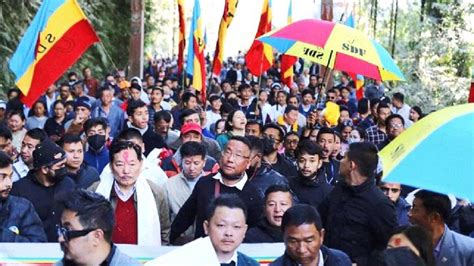 Hamro Sikkim Party supports SDF's symbolic helmet rally against ...