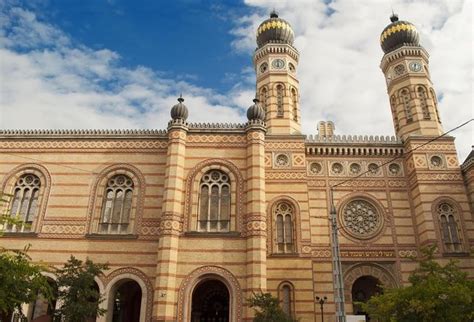 Best Dohány Street Synagogue Tours & Tickets - Book Now