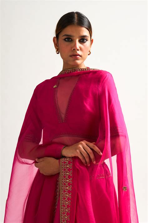 Shabhnam Lehenga Set (Rani Pink) – Nisharahmedofficial