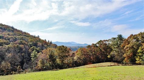 SPRINGMAID MOUNTAIN RETREAT & STABLES (Spruce Pine) - Campground ...