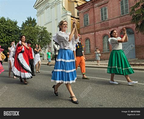 Argentine Dancers Image & Photo (Free Trial) | Bigstock