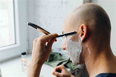 Can You Take a Safety Razor On a Plane? - Almost Zero Waste