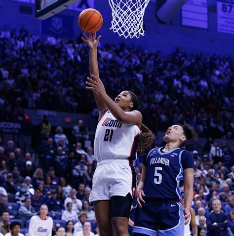Photos-WSOC: Albany Great Danes vs UConn Huskies - 11/13/16 (NCAA First Round) | The UConn Blog
