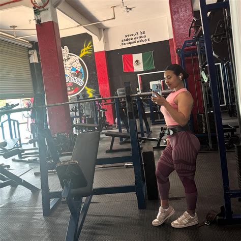 🧿Yani🧿🤎 (@yani_nbcfit) • Instagram photos and videos