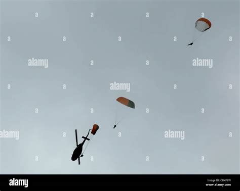 Static Line Parachuting 的图像结果