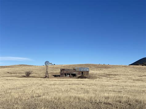 Old farmhouse near Des Moines, New Mexico [OC] : r/AbandonedPorn
