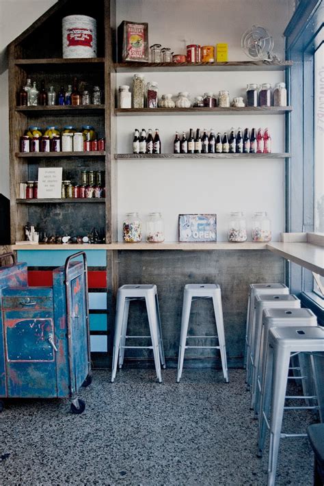 Corner Store Interior 的图像结果