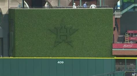 Why is Minute Maid Park batter's eye getting new green paint? | khou.com