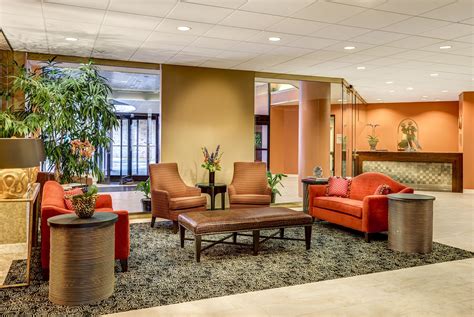 Short Term Stays in Chicago, IL | The Breakers at Edgewater Beach