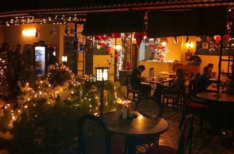 14. Go For A Midnight Ice Cream Date To Sam's Cafe | LBB