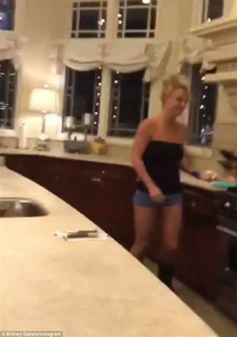 Britney Spears' sons terrorize her with on-camera prank | Daily Mail Online