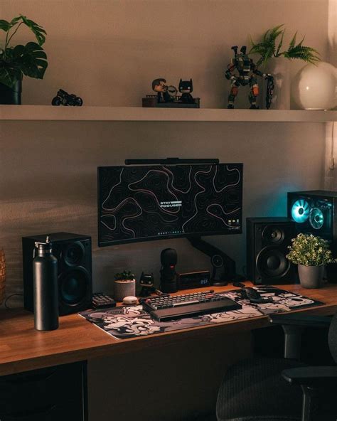 Minimalist workspace | Setup Inspiration | Home office setup, Small ...