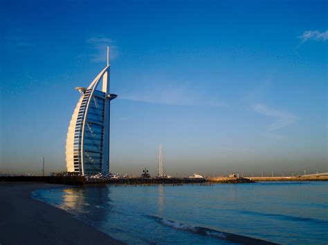 阿联酋留学一年多少钱，盘点迪拜留学优势多费用低又安全_游学通