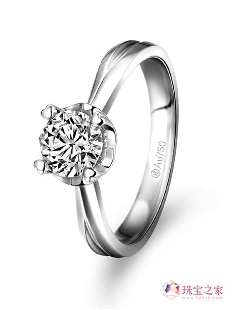 六福珠宝：「爱很美」系列-18K金(白色)钻石首饰套装「放闪车花」|全国六福珠寶-中国婚博会官网