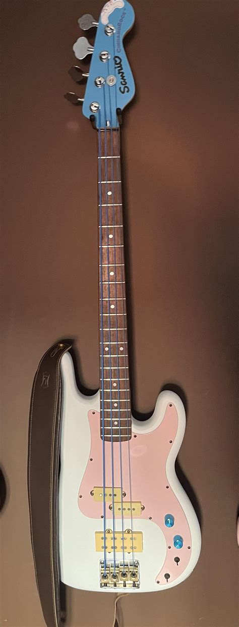 Yet another Hello Kitty-based bass for my daughter : r/BassGuitar