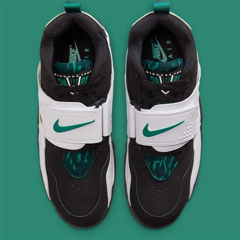 Nike Air Diamond Turf "Emerald" IB2240-001 | SneakerNews.com