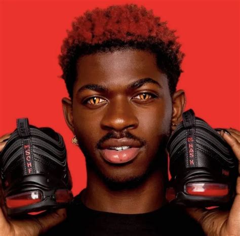 8 Bizarre Fashion Trends We Can’t Wrap Our Heads Around