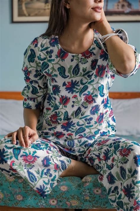 Sootisyahi 'Spring Whisper' Block Printed Cotton Nightsuit – Okhaistore