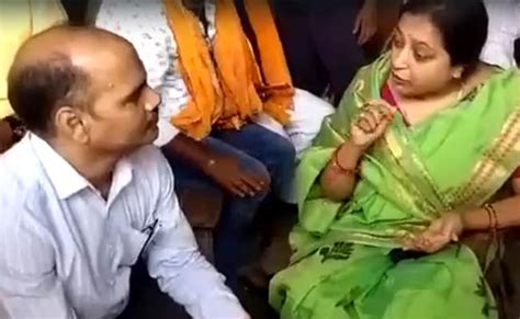 VIDEO: ' तुम्हारी तहसील में आग लगा...' - 'बुलडोजर' को लेकर तहसीलदार पर ...