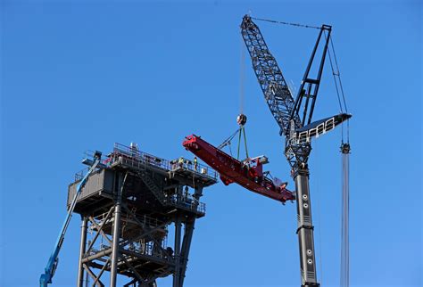 A tilt, a tunnel and a Lake Erie tale: Cedar Point tops off new Siren’s ...
