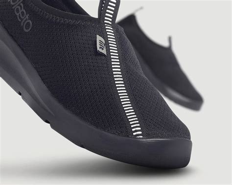 EZPlay Slip Ons for Men - Black – Plaeto