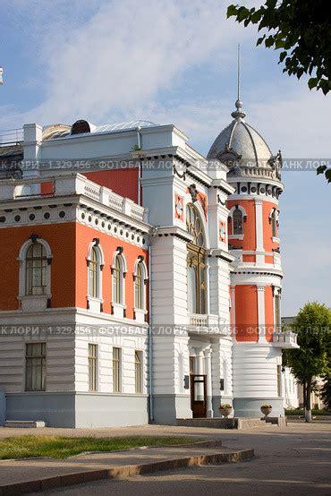 Здание краеведческого музея в городе Ульяновск (2009 год). Редакционное ...
