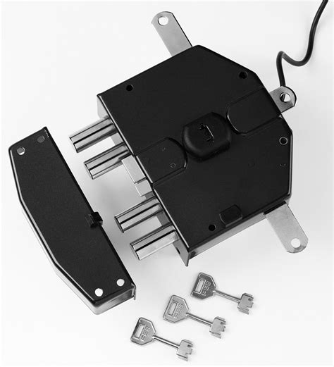 67890 Electric rim locks with reversed latch for external doors | Yale