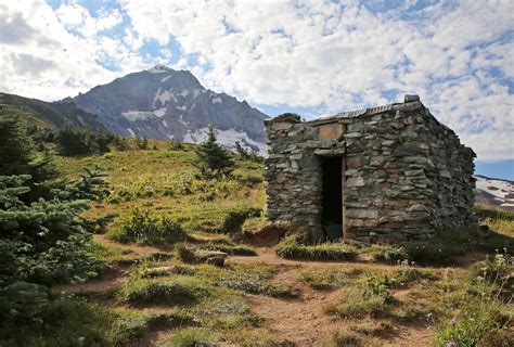 How to visit the elusive north side of Mount Hood, home of big views ...