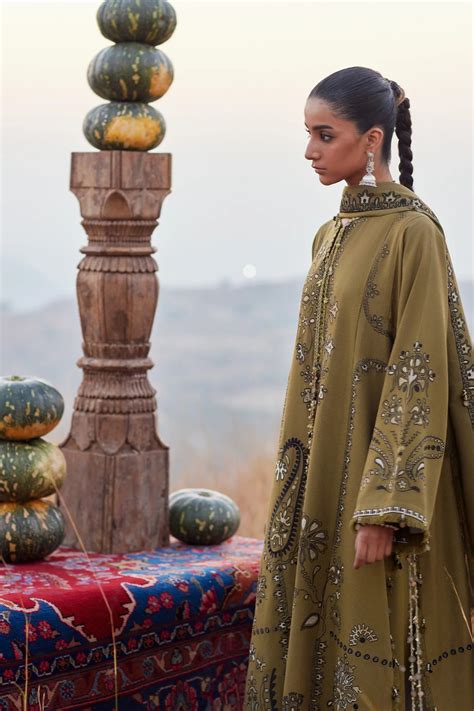 NAYRA (ZW25-07) | WINTER'25 | ZAHA – Chaand Tara