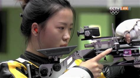 奥运冠军杨倩，颜值超越一线女星的枪王之王_东方体育