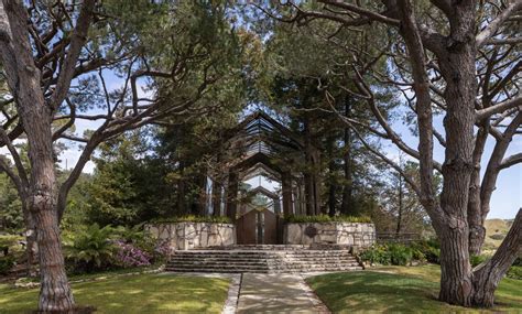 Wayfarers Chapel - Unique Scenery