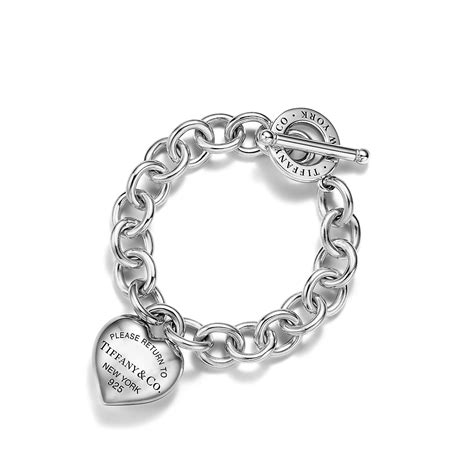 Return to Tiffany™ Full Heart Toggle Bracelet in Sterling Silver | Tiffany & Co. CA