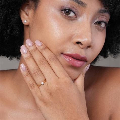 Solitaire Whisper Ring – PALMONAS