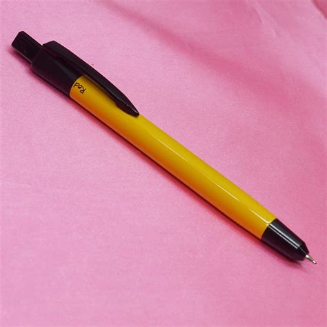 penhouse.in 3 in 1 Yellow Color Body With Black Clip Fine Tip ...