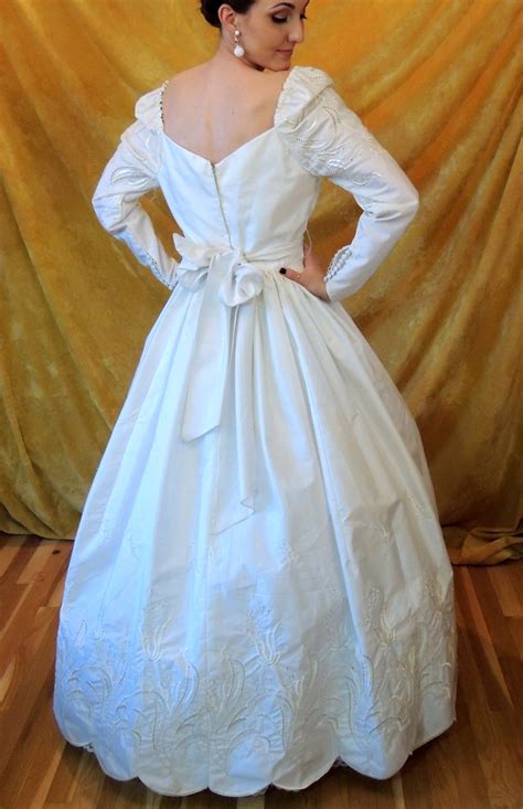 Embroidery & Eyelet Lace Wedding Dress/deep Sweetheart Neckline/full Skirt/long Elegant Sleeves ...