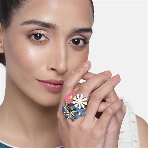 Buy Gardenia Finger Ring Online – Estele