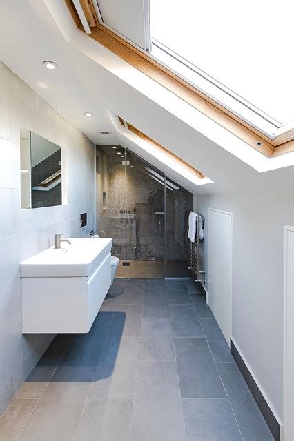 https://st.hzcdn.com/simgs/pictures/bathrooms/ensuite-loft-bathroom-in-eaves-vc-design-architectural-services-img~29919dcb08bbbfe4_4-8967-1-07de870.jpg?utm_source=chatgpt.com