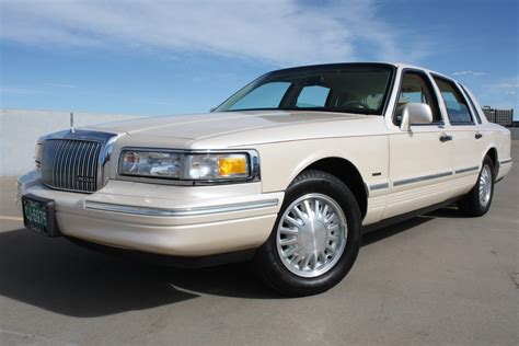 46k-Mile 1995 Lincoln Town Car Cartier Series for sale on BaT Auctions - sold for $15,500 on May ...