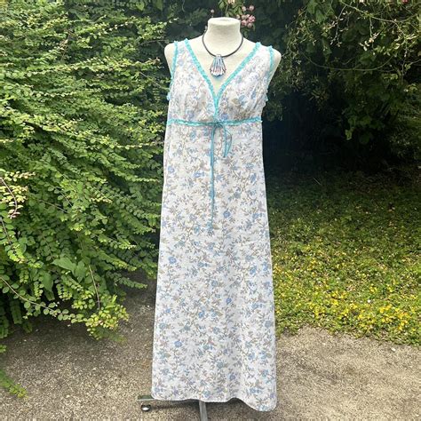 1970s vintage floral floor length nightie Size... - Depop