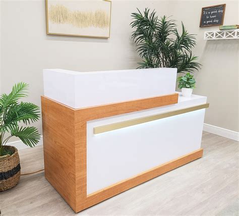 Rezultat imagine pentru Reception Desk Design