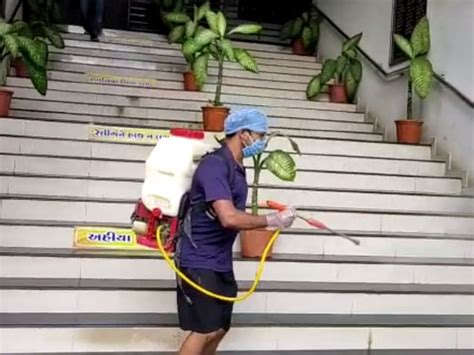 19 cases of corona including Maharaj Saheb of Shantidham Jain temple ...