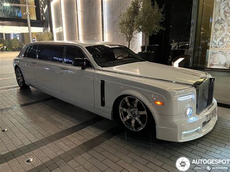 Rolls-Royce Phantom được độ thành xe limousine - Ôtô - ZNEWS.VN