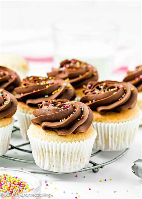 The Ultimate Guide for Egg Wash Substitute (5 Easy Ways) - Mommy's Home ...